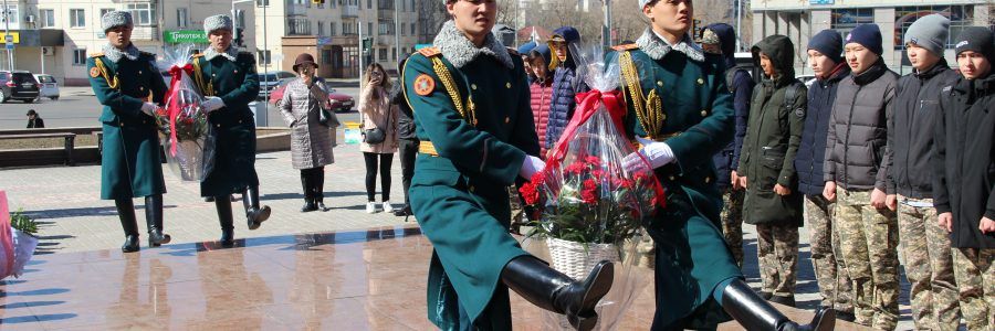 18 апреля 2019 года  прошла церемония  возложения цветов к памятнику  Алии Молдагуловой в городе Нур-Султан.